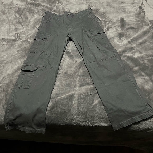 Gray and Black Pants Set - Picture 3 of 7